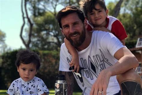 Leo Messi Anuncia El Nacimiento De Su Bebé Con Una Tierna Imagen Laura G