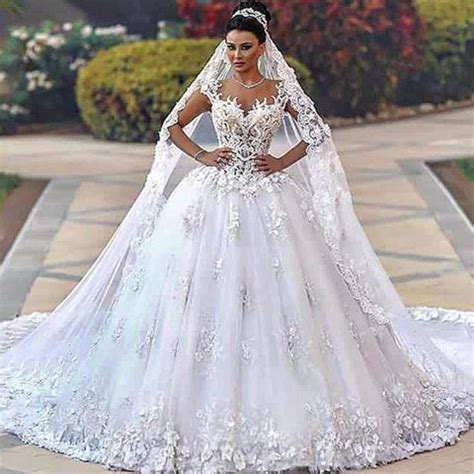 The wedding dress was revealed at a wedding expo in nanjing, the capital of china's jiangsu province. Pin on Custom Wedding Dresses