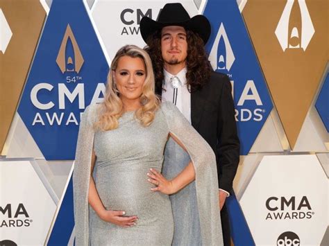 The latest photos of gabby barrett on page 1, news and gossip on celebrities and all the big names in pop culture, tv, movies, entertainment and more. Former American Idols Gabby Barrett & Cade Foehner Welcome ...