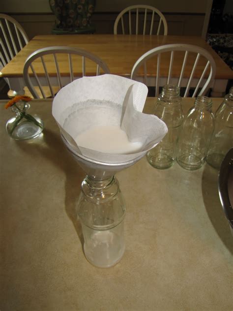 Aug 06, 2017 · california supplies about 80% of the united states almonds, and dedicates 10%, or 80 million gallons, of its state's water to grow the nut. Intended Temple: How To Make Raw Almond Milk