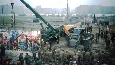 9 November 1989 The Fall Of The Berlin Wall Moneyweek