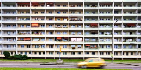Im ergebnis wurde ein anzustrebender bestand von 5,6 millionen sozialwohnungen ausgewiesen. Zahl der Sozialwohnungen gesunken: Billige Wohnungen ...
