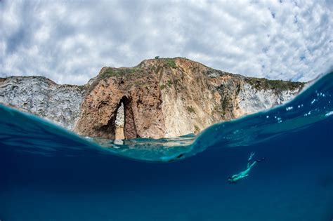 Nature Landscape Clouds Rock Sea Divers Underwater Blue Waves