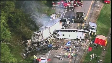 8 Dead 14 Hurt In Tennessee Interstate Wreck Cnn