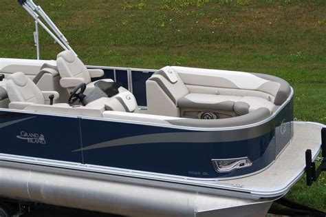 New 26 Ft Pontoon Boat With 115 Hp And Trailer 2022 For Sale For 903