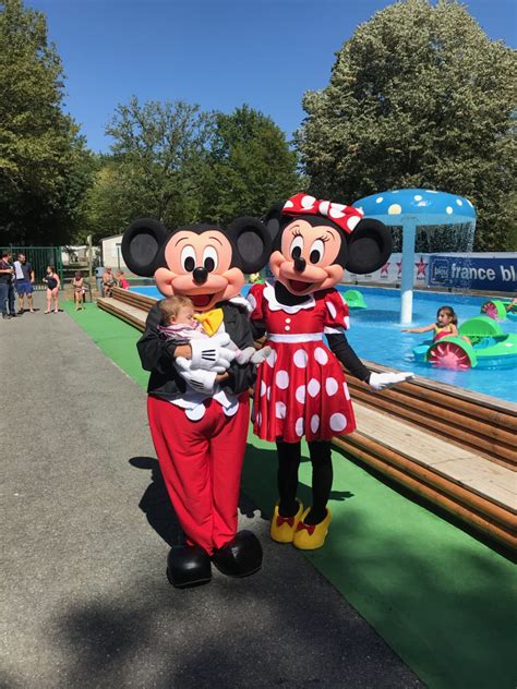 Mickey Et Minnie Sont De Retour Lîlot Zenfants 36 Parc D