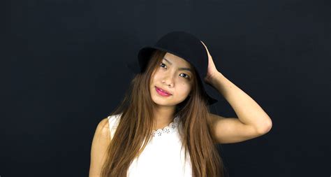 무료 이미지 소녀 여자 사진술 아시아 사람 가수 초상화 모델 중국말 모자 유행 검은 레이디 헤어 스타일