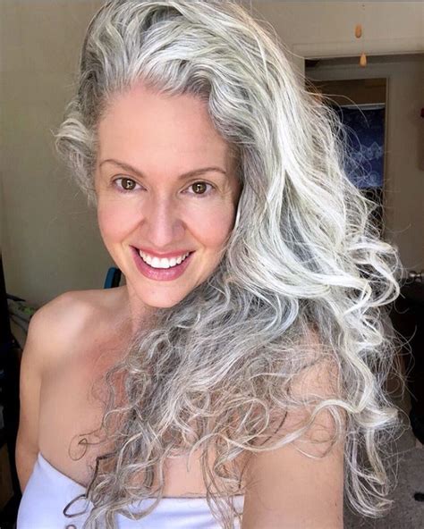43 year old woman who went grey ‘overnight at age 21 looks and feels