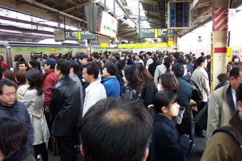 The Rush Hour In Japan 14 Pics 2 Videos
