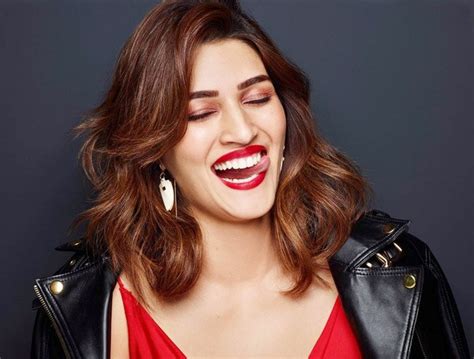 Kriti Sanon Looks Gorgeous In Red Lips Pics Can Fade Away Your Monday Blues