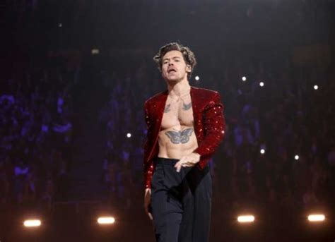 Harry Styles Kisses Lewis Capaldi On The Lips After 2023 Brit Awards