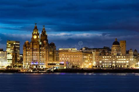 Liverpool stadt / schüleraustausch in liverpool | travelworks : Liverpool-Stadt-Skyline stockbild. Bild von architektur ...