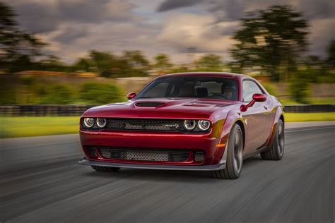 Our comprehensive coverage delivers all you need to know to make an. Dodge Reveals 2018 Challenger SRT Hellcat Widebody With ...