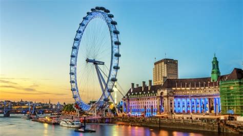 Von den london eye gondeln über öffnungszeiten bis zu den preisen wir haben es nach fast acht jahren in london endlich aufs london eye geschafft! London Eye Riesenrad - das größte in ganz Europa