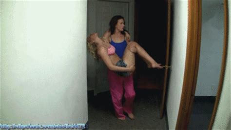 Cpr Carrying Vanessa To Safety High Def Primals Bbws Clips4sale
