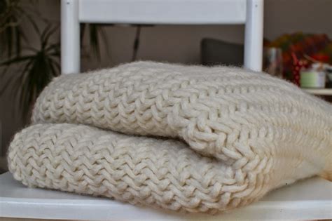 Diese anleitung ist sowohl für eine babydecke als auch für eine tischdecke oder auch sonstige decke geeignet. Jurinde macht was: Anleitung: Decke stricken