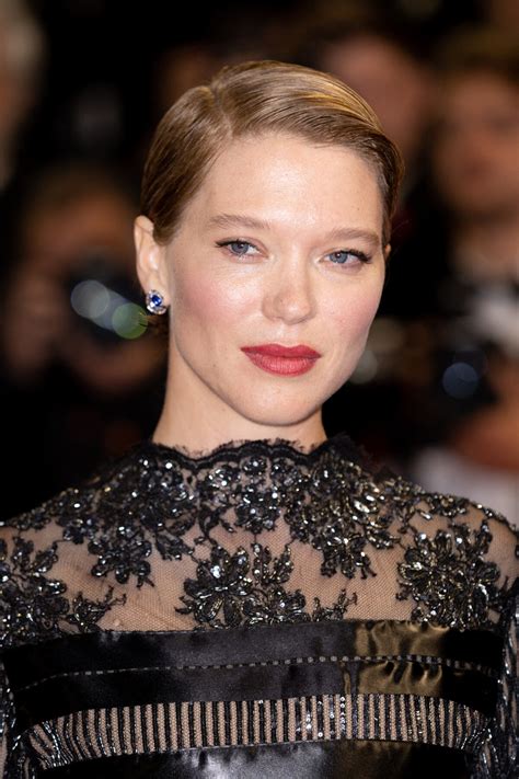 Photo Léa Seydoux Montée des marches du film Les crimes du futur