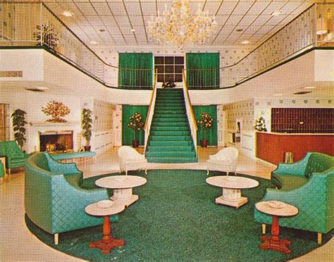 12 Cool Pics That Show Hotel Lobbies In The Us From The 1960s
