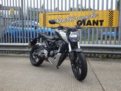 Our staff knows your vehicle inside and out, so they will make sure. Honda CB125R - Motorcycle Giant - West London Motorcycle ...
