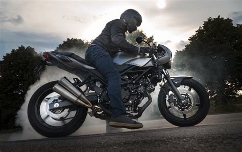 Trick question, it's really all in the eye of the instagram followers, but one thing is for sure, the x is built on a solid platform. Suzuki SV 650 X MY 2018 - 16/26