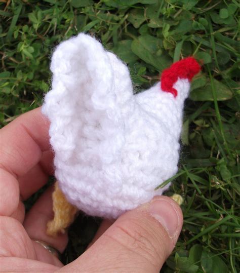 Join the club to be the first to receive the new patterns, as well as the latest news and exclusive member discounts. free chicken crochet patterns | Bizzy Crochet: Barnyard ...