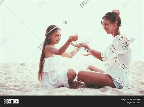 Tween Daughter Her Mom Image And Photo Free Trial Bigstock