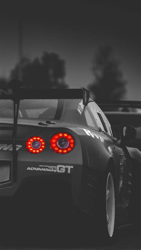 Nissan GTR R35 phone wallpaper.