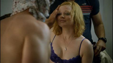 Sarah Snook Nue Dans Packed To The Rafters