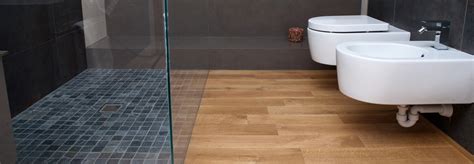 Per garantire la migliore resa nel tempo del parquet in bagno e del parquet in cucina è sufficiente adoperare minime attenzioni di comune buon senso. Pulizia della casa: Parquet per bagno