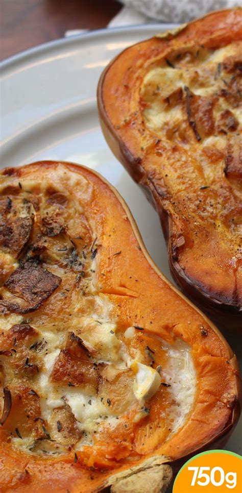 Découvrez la recette de butternut farcie au chèvre à faire en 15 minutes. Butternut farcie au chèvre | Recette | Recettes de cuisine, Butternut farcie, Recette butternut