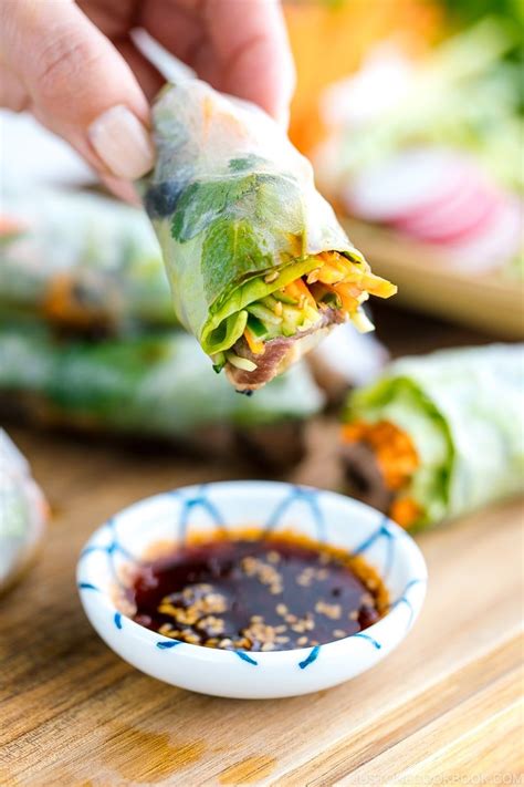 The article is needed if you talk about a specific summer: Fresh Spring Rolls with Yakiniku 焼肉の生春巻き • Just One Cookbook | Recipe | Fresh spring rolls ...