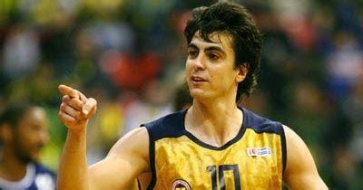 Litvanya maçının hazırlıklarını bugün yaptığı antrenmanla tamamlayan ve maç saatini beklemeye başlayan (a) milli basketbol takımı'nda. İbrahim Kutluay