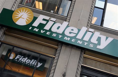 Despite Managed Fund Outflows Fidelity Records Record Revenue Wsj