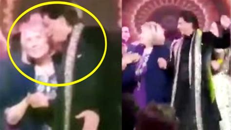 shahrukh khan dances with hillary clinton at isha ambani s wedding inside video youtube