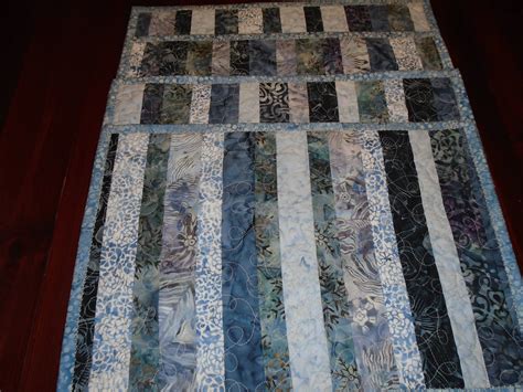 I just love these quilted placemats, handmade by etsy shop cozeequilts. Quilted Placemats, Placemat, Blue Batik, Blue Placemats ...