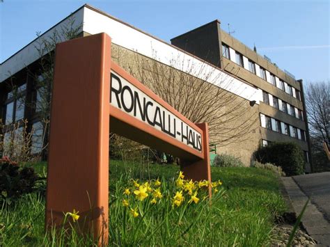 Dabei spielt für uns eine wichtige rolle, den studierenden aus aller welt christliche werte und deutsche gewohnheiten und traditionen nahe zu bringen. Rundgang ums Haus - Studentenwohnheim Roncalli-Haus Bochum