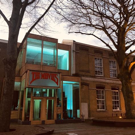 Museum en The Movies kleuren blauw voor autisme - DordtCentraal