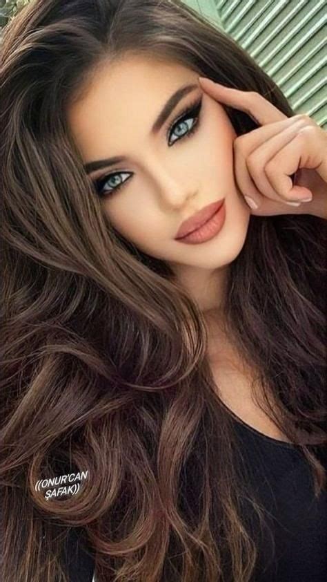 Pin By Laily On Top Beautiful Women Pictures Brunette Beauty Beautiful Girl Face Hair