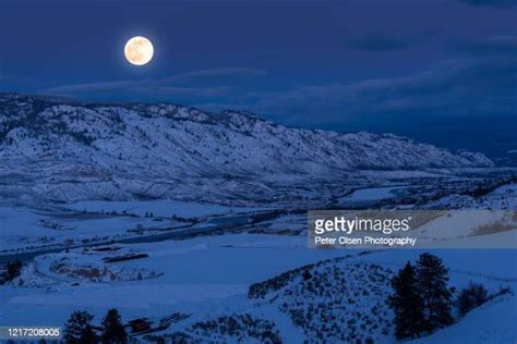 Snow Full Moon Photos And Premium High Res Pictures Getty Images