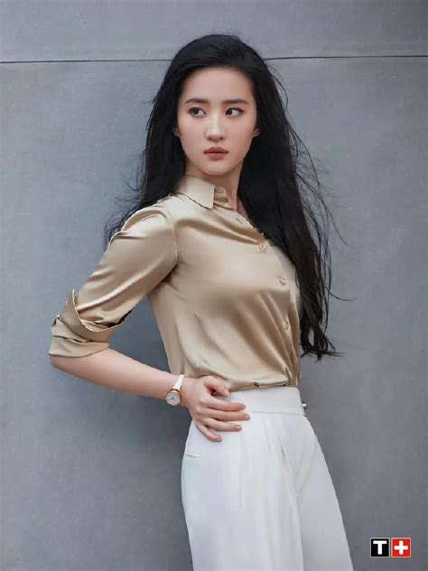 Liu Yifei Advertises Beautiful Pictures With Long Hair Fluttering