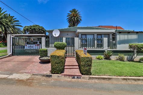 2 Bedroom House For Sale In Newlands Remax Of Southern Africa