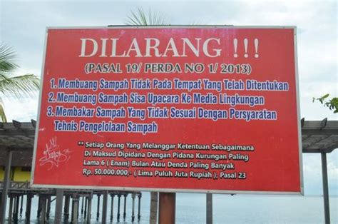 Dalam bahasa indonesia, definisi dari poster adalah sebuah gambar yang memiliki pesan moral dan tulisan unik yang berisi sebuah pesan. Kata Bijak Larangan Buang Sampah - Celoteh Bijak