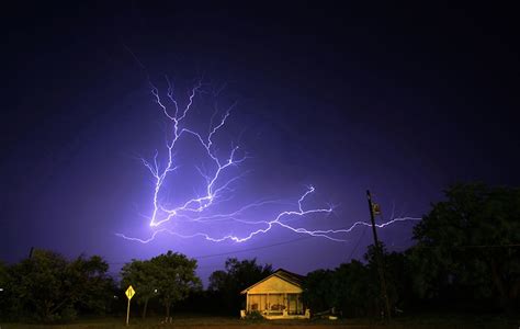 Amazing Storm Photos By Nick Moir 33 Pics