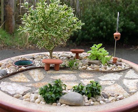How To Create Miniature Gardens