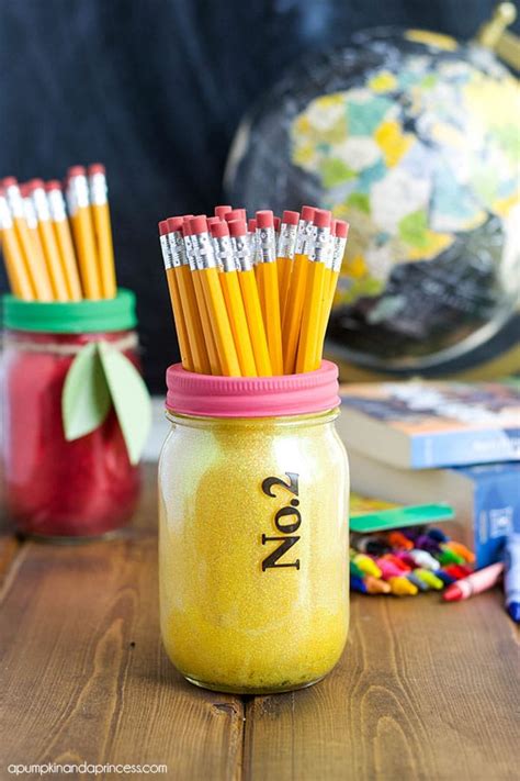 These Adorable Diy Painted Mason Jars Make Great Teacher Ts