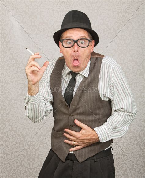 Rauchender Mann fühlt sich krank Lizenzfreies Bild Bildagentur PantherMedia