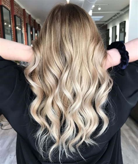 10 Best Beach Wave Hair And Balayage Ideas With Icy Charm Hairstyles