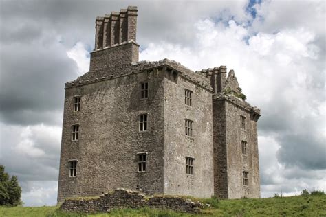 Historic Sites of Ireland: Glinsk Castle