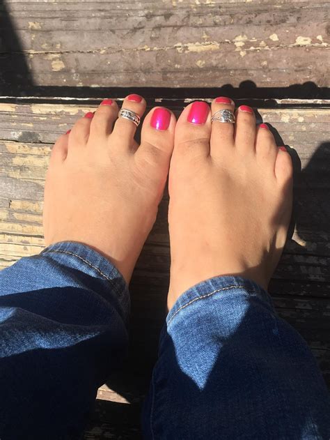 foot fetish friday really loving this color i hardly ever do pink r verifiedfeet