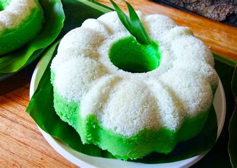 Panaskan kukusan, campur kelapa parut dengan garam. Cara Membuat Kue Putu Ayu Jumbo 1 Telur : Kue Putu Ayu ...